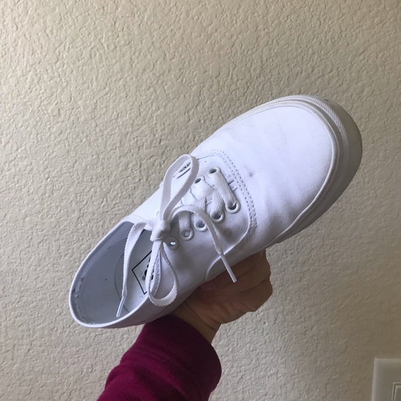 LIKE NEW ALL WHITE AUTHENTIC VANS - Picture 3 of 6